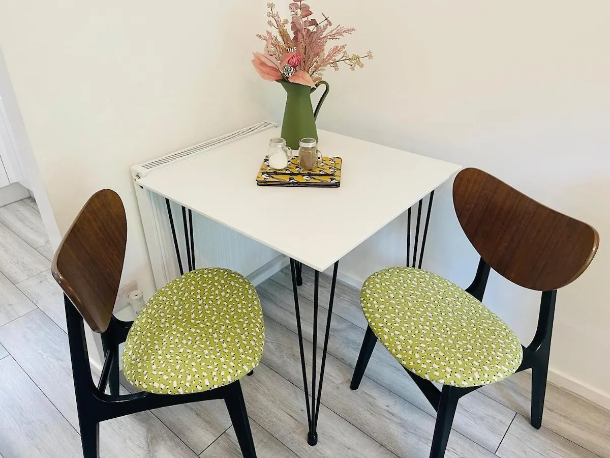 Cosy & Chic Dog Friendly Apartment, 塞特尔 公寓