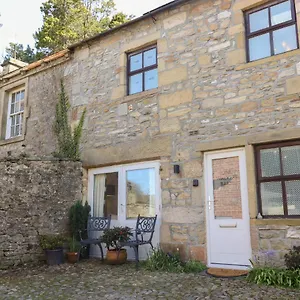 1 Walkers Barn Settle